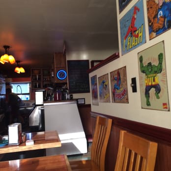 Van Go's Pizza - Dining/kitchen - Pizza Near Me - Friday Harbor, Washington