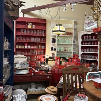 Tenino Antique Mall - Antiques Near Me - Tenino, Washington Tenino Antique Mall - Antiques Near Me - Tenino, Washington