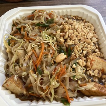 Loving Hut Redlands - Pad thai - Vegan Near Me - Redlands, California