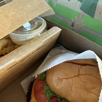 Shake Shack Winter Park - Shack Burger and Parmesan Garlic Fries to-go - Burgers Near Me - Winter Park, Florida Shake Shack Winter Park - Shack Burger and Parmesan Garlic Fries to-go - Burgers Near Me - Winter Park, Florida