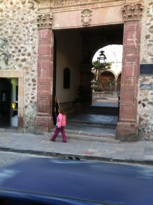 Instituto Allende Escuela de Arte y Español by null