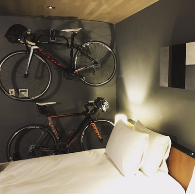 HOTEL CYCLE by null