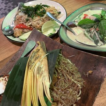 Fern Thai on Main - Pad Thai, green curry and basil fried rice - Thai Near Me - Bellevue, Washington Fern Thai on Main - Pad Thai, green curry and basil fried rice - Thai Near Me - Bellevue, Washington