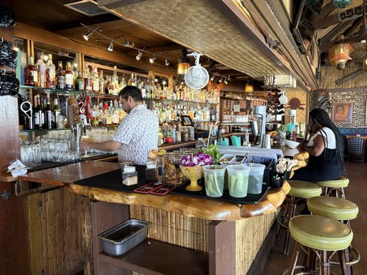 Trader Vic's by null