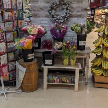 Davis Iga - Specialty Food Near Me - Kent, Connecticut