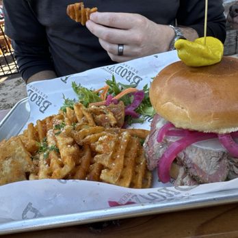 Brody's Restaurant - Tri tip burger - Barbeque Near Me - Sacramento, California Brody's Restaurant - Tri tip burger - Barbeque Near Me - Sacramento, California