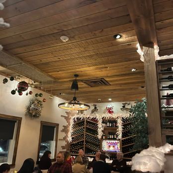 Morea Restaurant - Beautiful Winter Decor - New American Near Me - Oxford, Connecticut