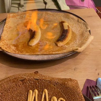 Crêperie Le Tournesol - Flame Broiled Banana and sausage crepe - Creperies Near Me - Saint Malo, 35 Crêperie Le Tournesol - Flame Broiled Banana and sausage crepe - Creperies Near Me - Saint Malo, 35