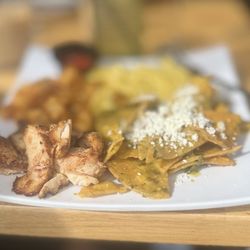 Brisa Restaurant & Bar - CHILAQUILES