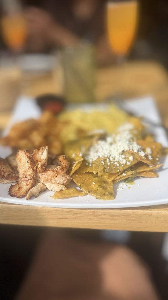 Brisa Restaurant & Bar