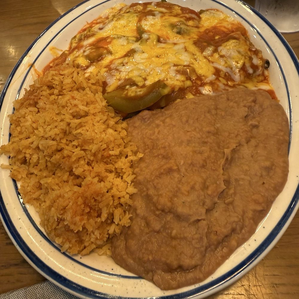 El Zarape - Chile relleno (the beans look like poop, the rice looked nasty - Mexican Near Me - Cypress, California