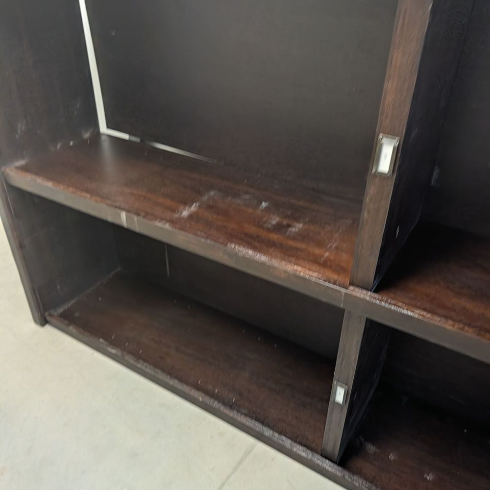 International Van Lines - The back ripped off a bookshelf, scuff marks everywhere, wood dented. - Movers Near Me - Northfield, Illinois International Van Lines - The back ripped off a bookshelf, scuff marks everywhere, wood dented. - Movers Near Me - Northfield, Illinois
