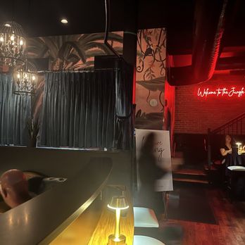The Social House - Lounges Near Me - Warwick, Rhode Island