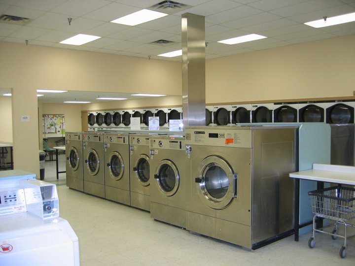 MAYTAG LAUNDRY CENTER & DEL SOL TANNING Updated August 2024 600 Paul Bunyan Dr S, Bemidji