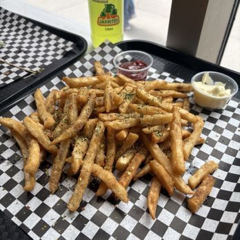 Mono - Seasoned Fries - Sandwiches Near Me - Montreal, Quebec Mono - Seasoned Fries - Sandwiches Near Me - Montreal, Quebec