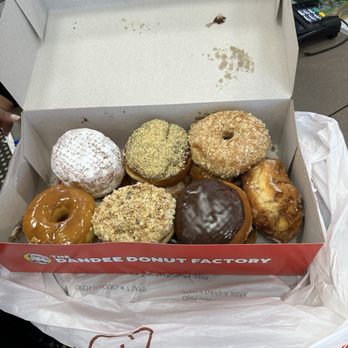 Dandee Donut Factory - Donuts Near Me - Deerfield Beach, Florida
