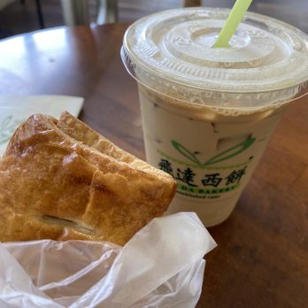 Fay Da Bakery - Bakeries Near Me - Elmhurst, New York