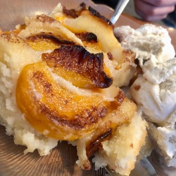 Willow Ranch - Peach Cobbler a la mode - Barbeque Near Me - Buttonwillow, California