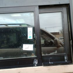 Jim's Burgers - Drive through window