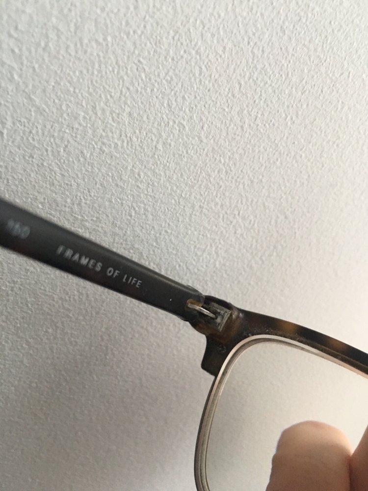 eyeglass repair centre