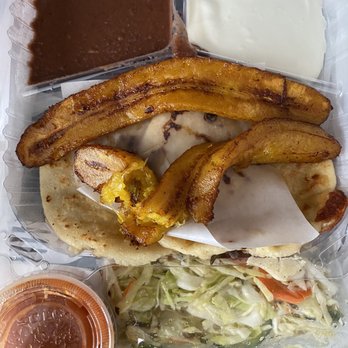 El Cuscatlan Restaurant - Platazo Dinner w/ 2 pupusas. I got 1 loroco and cheese and 1 lorroco, beans, and cheese - Salvadoran Near Me - Hercules, California