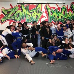 Zombie Krew Jiu Jitsu - Nothing like choking your family out!!