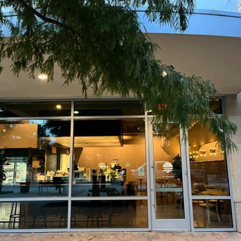 Mañana Coffee - View from the side outside - Coffee & Tea Near Me - Austin, Texas Mañana Coffee - View from the side outside - Coffee & Tea Near Me - Austin, Texas