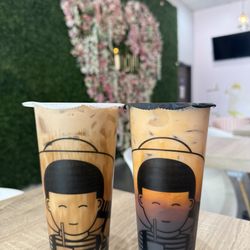 Thai tea and brown sugar and milk tea with bobba