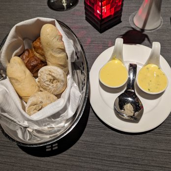 Piaf - Three types of breads, rolls, pastries. Two types of butter (regular, tarragon) and herb salt. - French Near Me - Playa del Carmen, ROO