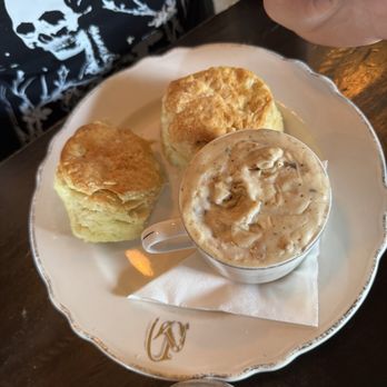 Local Feed - Biscuit and gravy - Southern Near Me - Georgetown, Kentucky