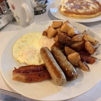 OUI Pancake N Eggs - Triple Two - American Near Me - Temecula, California OUI Pancake N Eggs - Triple Two - American Near Me - Temecula, California