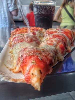 Spontini by null