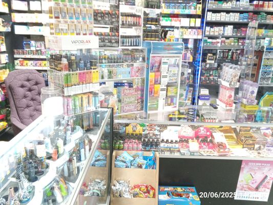 y＊s shop Yum Yums Vapor & Headshop, 3652 S Virginia St, Ste C4, Reno, NV