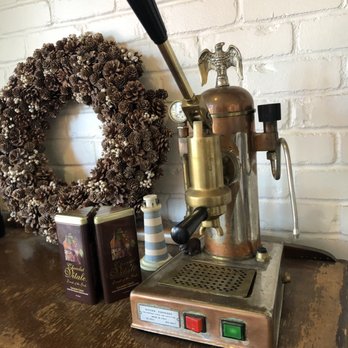 Ugly Mug Cafe & Coffee Roasters - Interbay - display just to to left if entrance - Coffee & Tea Near Me - Seattle, Washington Ugly Mug Cafe & Coffee Roasters - Interbay - display just to to left if entrance - Coffee & Tea Near Me - Seattle, Washington