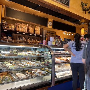 C'est La Vie - French Near Me - Sarasota, Florida