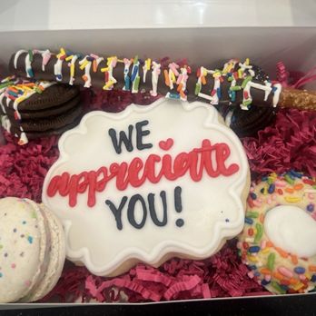 Tastries Bakery - Custom treat box - Bakeries Near Me - Bakersfield, California Tastries Bakery - Custom treat box - Bakeries Near Me - Bakersfield, California