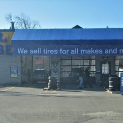 Mr. Lube - view from Yonge St.
