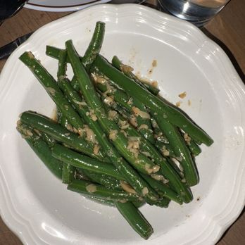 Flying Pig Pub & Kitchen - green beans - Pubs Near Me - Oceanside, California