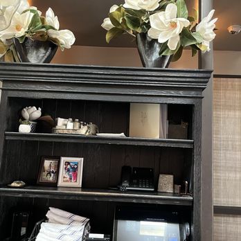 Magnolia House - Decor. The flower Magnolia on the top of the shelf. - Cocktail Bars Near Me - Pasadena, California Magnolia House - Decor. The flower Magnolia on the top of the shelf. - Cocktail Bars Near Me - Pasadena, California
