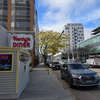 Henry's Diner by null