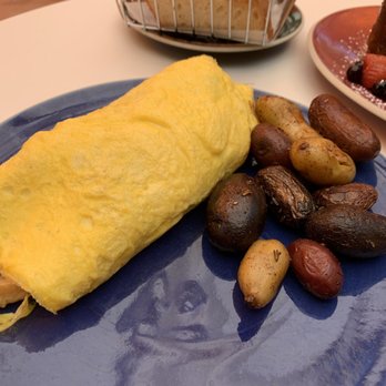 NORMA'S - Chicken and Wild Mushroom Omelet - Breakfast & Brunch Near Me - Palm Springs, California