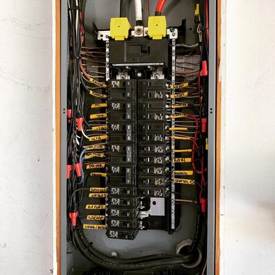 Steam Certified Electrician Logo
