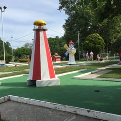 Drossos Miniature Golf Course - #14: The lighthouse