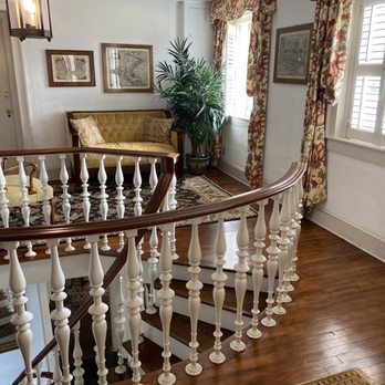 The 1804 Inn - Upstairs landing - Bed & Breakfast Near Me - Barboursville, Virginia The 1804 Inn - Upstairs landing - Bed & Breakfast Near Me - Barboursville, Virginia