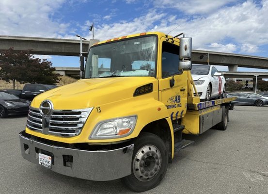 On-Time Towing - One of the most frustrating things about owning a car is that it can break down at any time, and usually, problems happen while you are out on the road, and what will make matters worse is that the towing contractor you called takes a long time to send a tow truck to your location. However, that is not the case for our tow truck service. Once our dispatchers receive your call, we respond right away and send a roadside towing team to your location so that your car can be towed to an auto repair shop, or straight to your home. When it comes to on-time towing services, we are the experts that you can rely on. On-Time Towing - One of the most frustrating things about owning a car is that it can break down at any time, and usually, problems happen while you are out on the road, and what will make matters worse is that the towing contractor you called takes a long time to send a tow truck to your location. However, that is not the case for our tow truck service. Once our dispatchers receive your call, we respond right away and send a roadside towing team to your location so that your car can be towed to an auto repair shop, or straight to your home. When it comes to on-time towing services, we are the experts that you can rely on.