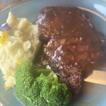 Captain James Crab House - NY Strip steak, fresh crisp broccoli and FRESH RED MASHED POTATOES! - Seafood Near Me - Baltimore, Maryland Captain James Crab House - NY Strip steak, fresh crisp broccoli and FRESH RED MASHED POTATOES! - Seafood Near Me - Baltimore, Maryland