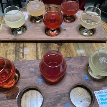 Chubby Cheeks Meadery - Flight of various meads and cider - Meaderies Near Me - Temecula, California Chubby Cheeks Meadery - Flight of various meads and cider - Meaderies Near Me - Temecula, California