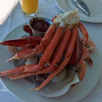Tom Ham's Lighthouse - Assorted shellfish - Breakfast & Brunch Near Me - San Diego, California Tom Ham's Lighthouse - Assorted shellfish - Breakfast & Brunch Near Me - San Diego, California