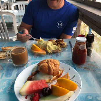 McGlade's On the Pier - bacon egg and cheer - New American Near Me - Cape May, New Jersey