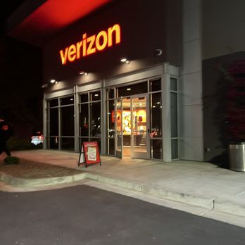 Verizon - Entrance - Mobile Phones Near Me - Tempe, Arizona